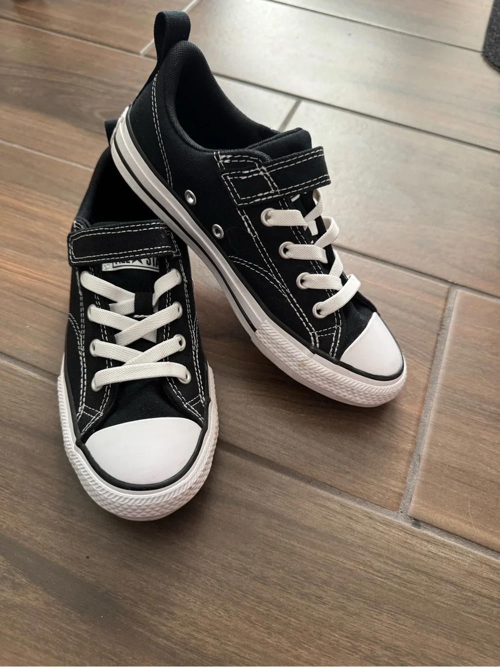 Converse all star/ Kids youth Black Canvas Sneakers with White Trim